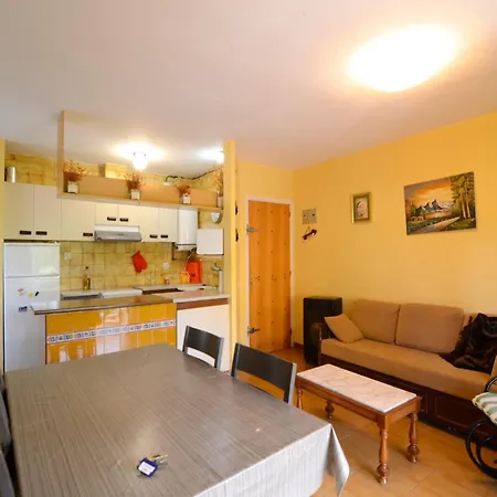 Estany I Pb-2 Apartment *
